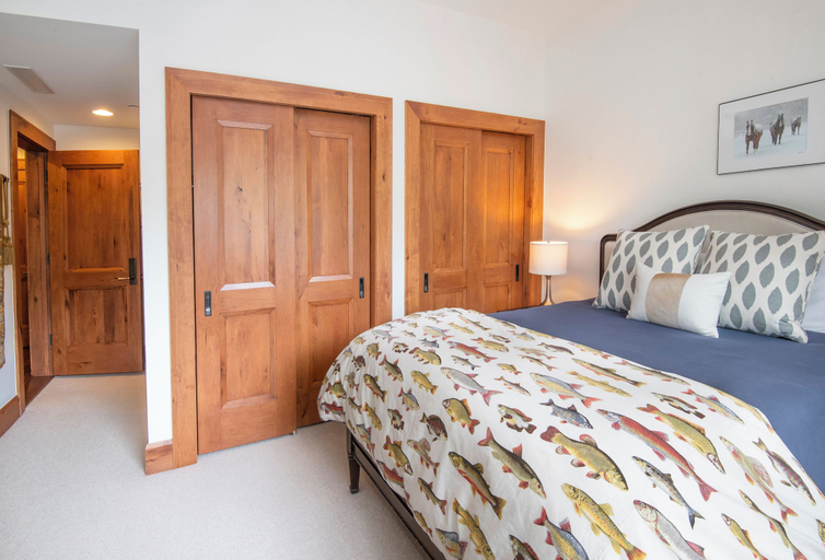 Bedroom, Hummingbird by Elevation Accommodations, Eagle