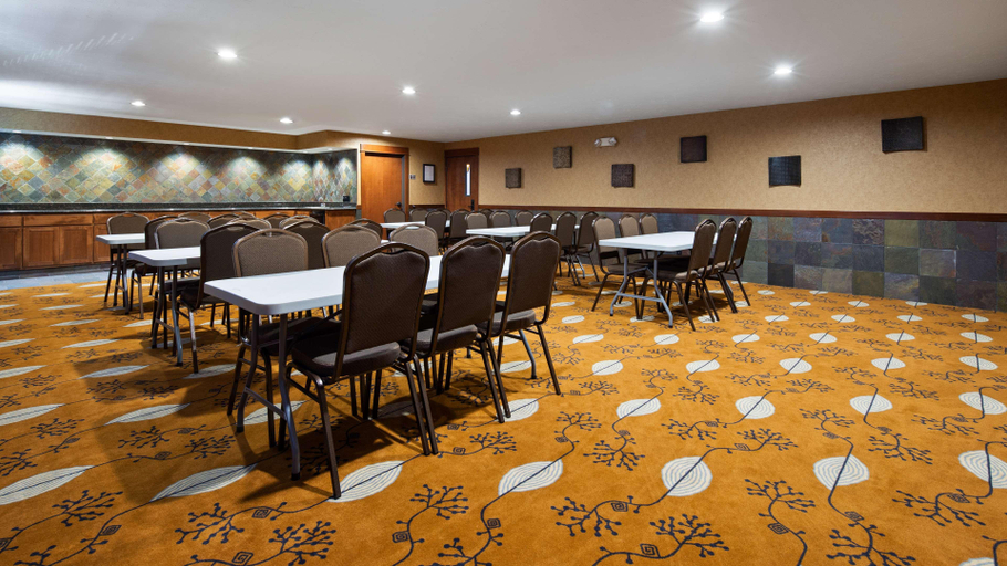 Food & Drinks 5, Lloyd Hotel Astoria Bayfront, Ascend Hotel Collect, Clatsop