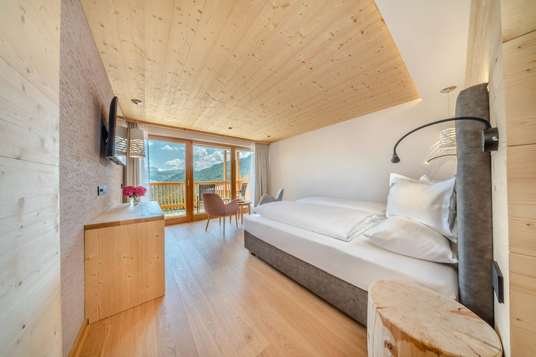 Bedroom 2, Nature Hotel Delta, Bolzano