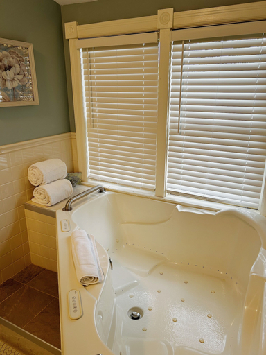 Bathroom 4, St. Croix Valley Inn, Polk