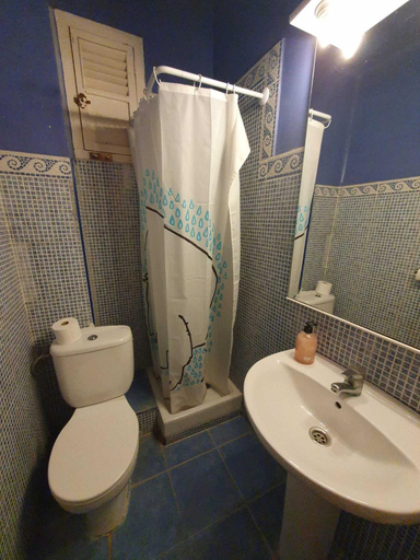 Bathroom 4, Russafa Youth Hostel, Valencia