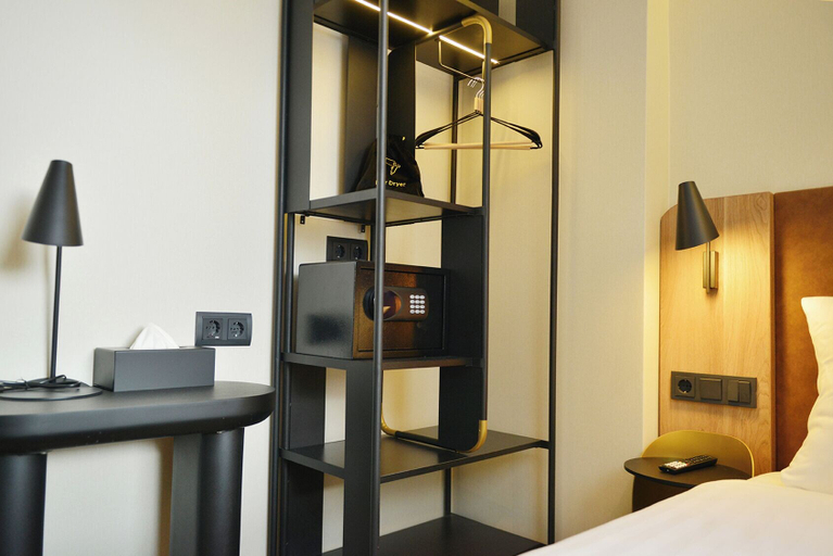 Bedroom 4, Day8 Hotel, Köln