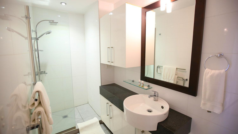 Bathroom 4, Premiere Apartments Fiji, Ba