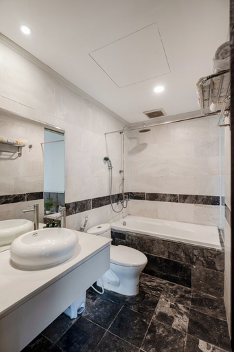Bathroom 4, Tarasa Hotel, Da Nang
