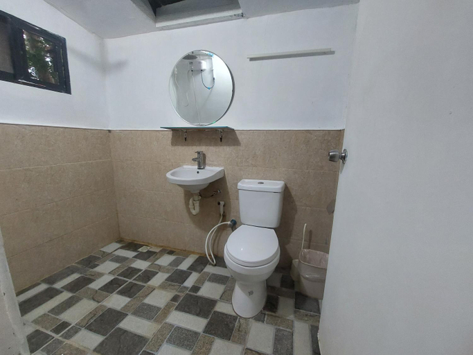 Bathroom 4, Larmar bed and breakfast, Puerto Princesa City
