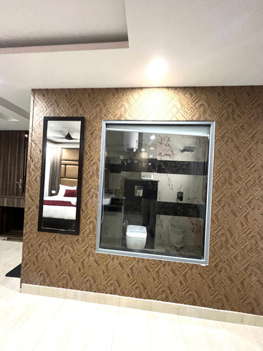 Food & Drinks 5, royal inn igi airport, Delhi