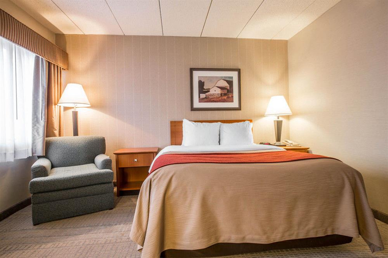 Bedroom 4, Comfort Inn White River Junction, Windsor