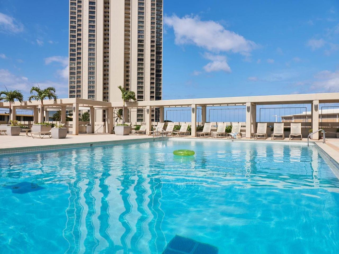Sport & Beauty 2, Ocean View Room at Ala Moana Hotel- Fees include, Honolulu