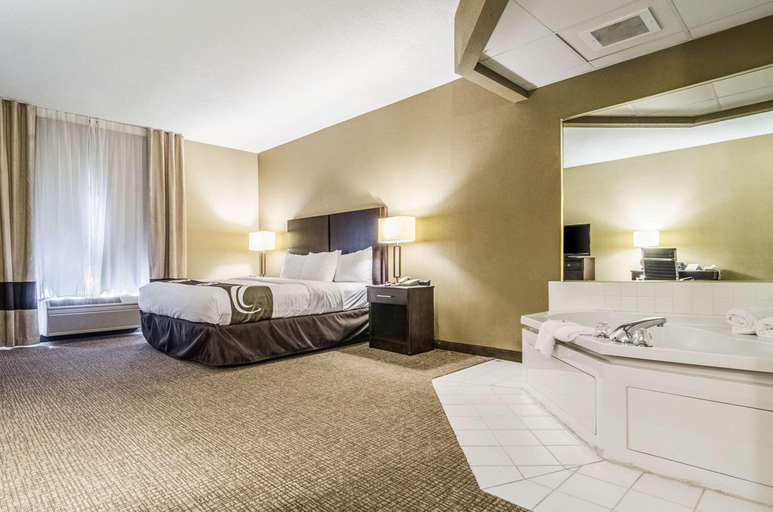 Bedroom 3, Quality Suites Graham, Alamance