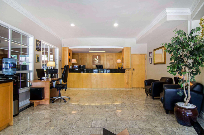 Public Area 2, Quality Inn Downtown Inner Harbour, Capital