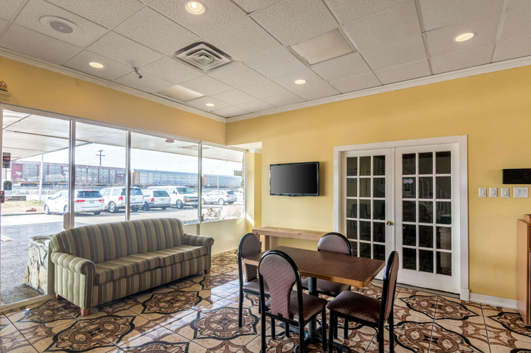 Public Area 3, Rodeway Inn Arlington Entertainment District Area, Arlington