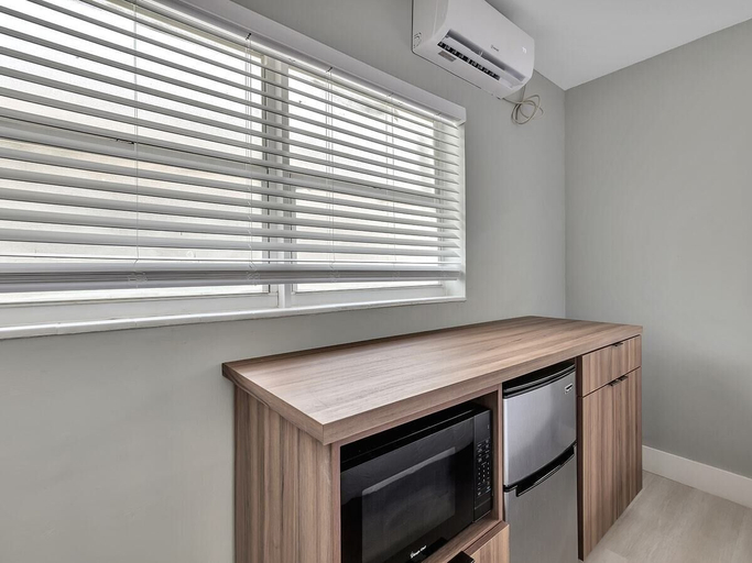 Others 5, 1BR Getaway by Dania & Hollywood Beach, Broward