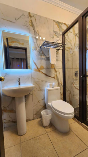 Bathroom 5, Grand Tactic Hotel, Tactic
