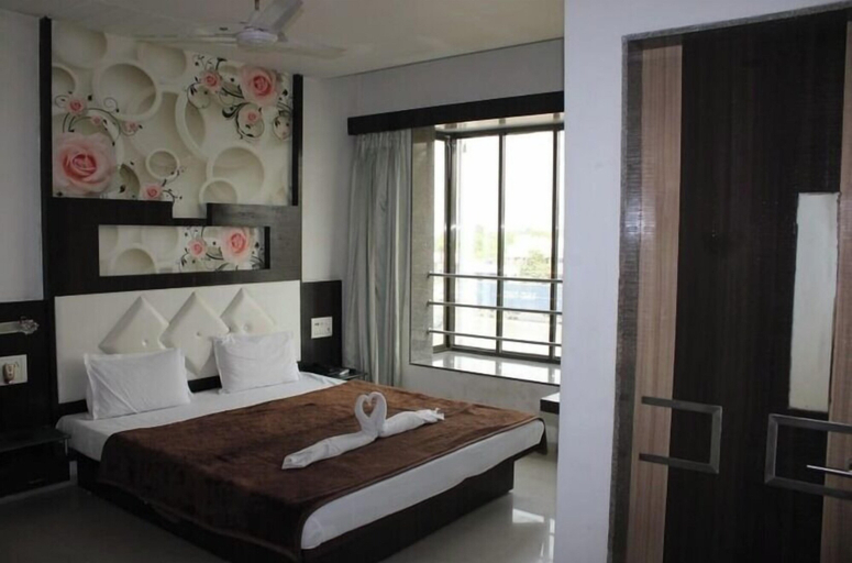 Others 3, Hotel Saffron, Navsari