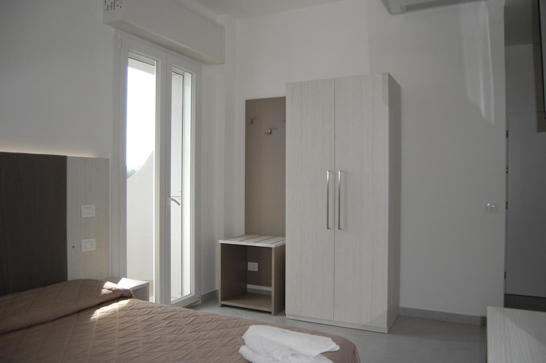 Others 3, Hotel Aurora, Rimini