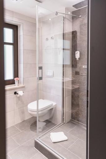 Bathroom 3, Hotel Demas Garni, München