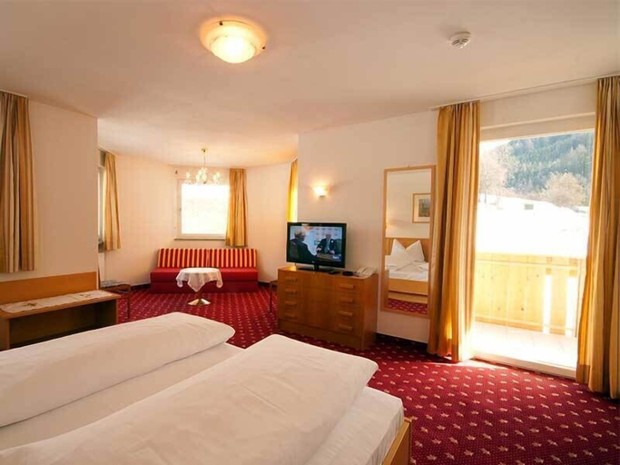 Bedroom 3, Hotel Seehof, Bolzano
