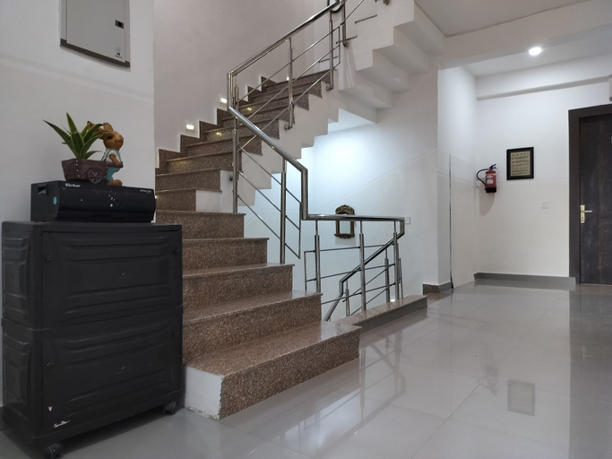 Others 3, Saffron Inn, Gautam Buddha Nagar
