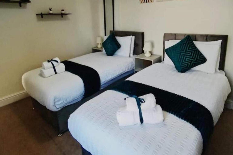 Room 2, Chatham Home - Sleeps 6 - Close to Station - Wifi, Medway