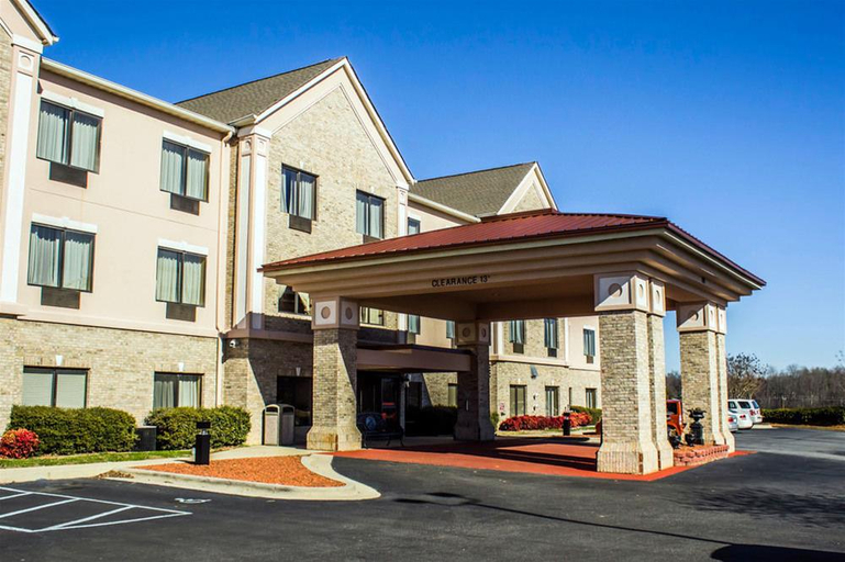 Exterior & Views 1, Quality Suites Graham, Alamance
