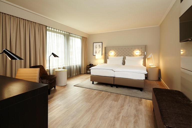 Bedroom 1, Clayton Hotel Düsseldorf City Centre, Düsseldorf