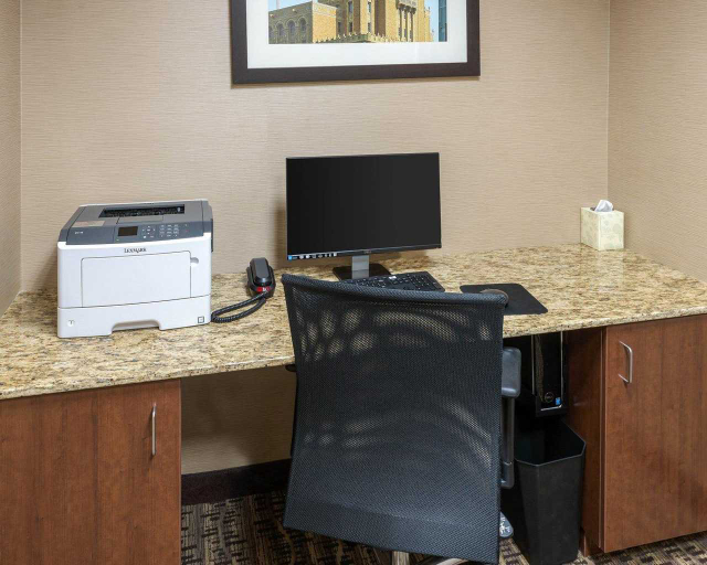 Public Area 3, Comfort Inn & Suites West - Medical Center, Olmsted