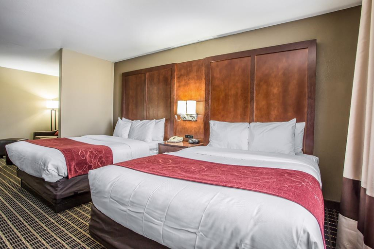 Bedroom 3, Comfort Suites Delavan - Lake Geneva Area, Walworth