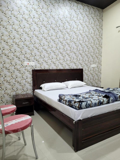 4, Hotel Surat Palace, Wardha