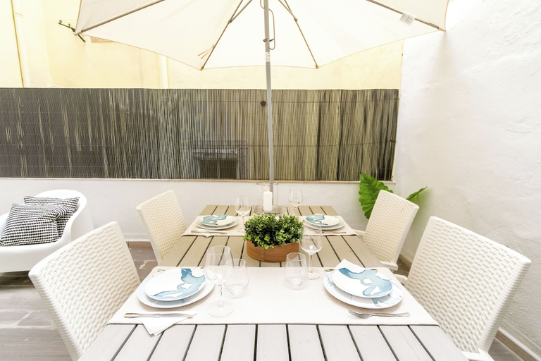 Others 5, Chiad1 · Duque 53 Amazing Terrace · Netflix · AC, Lisbon