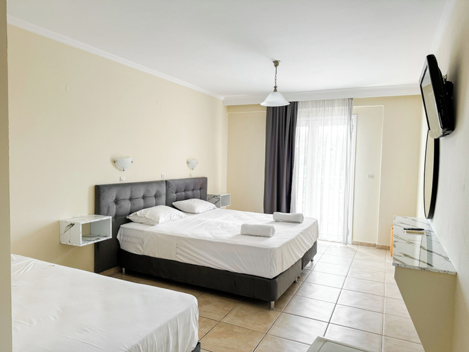 Bedroom 3, Kavos Plaza Hotel, Ionian Islands