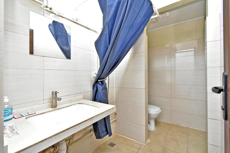 Bathroom, Sirik