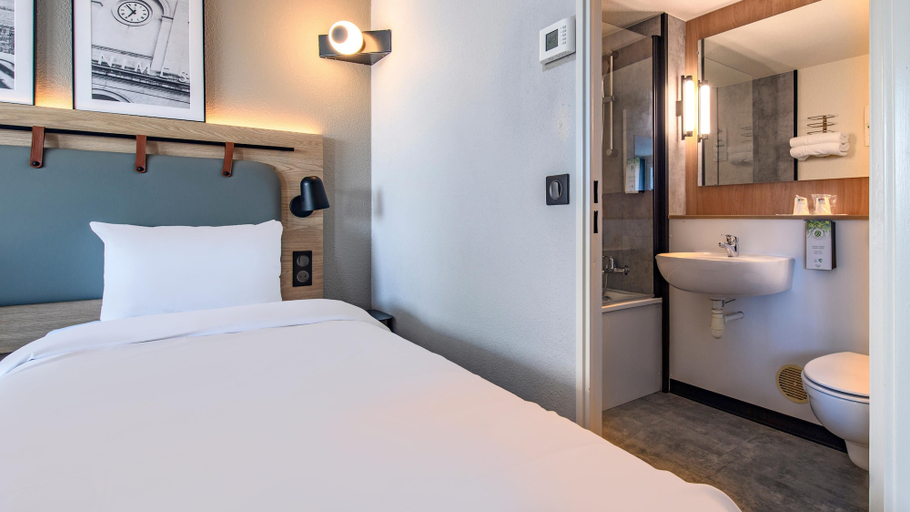 Bedroom 3, Campanile PRIME - Nîmes Centre, Gard