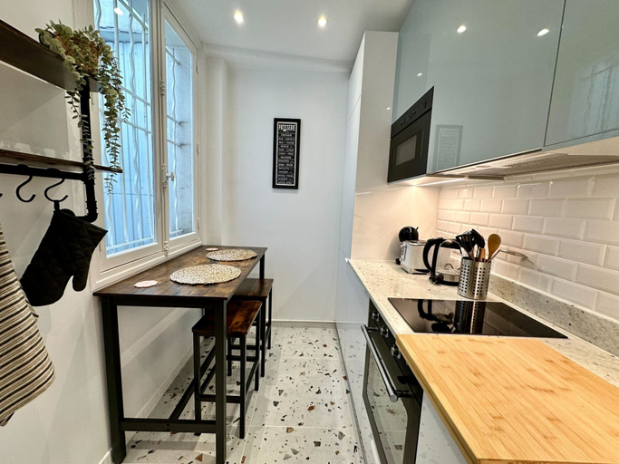 Room 3, Paradis Calm Modern Studio Apt in Paris, Paris