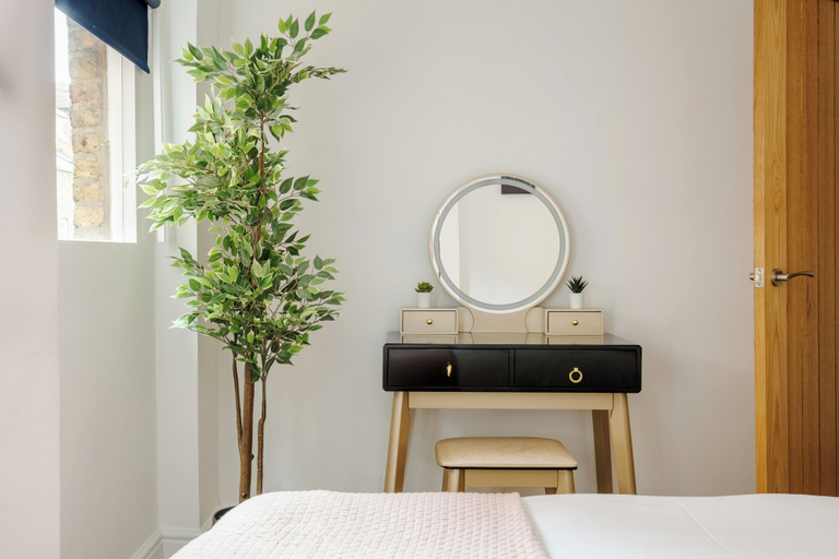 Bedroom 2, LONDONERS│Sherlock's Home, London