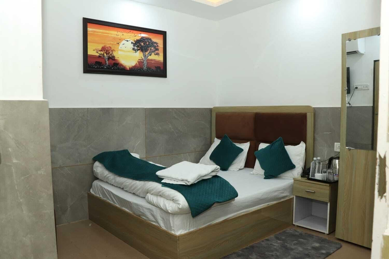 Bedroom 1, Hotel Sheeri Inn, Faizabad