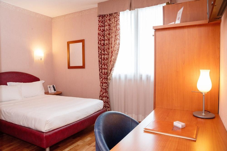 Bedroom 3, SIRIOHotel, Novara