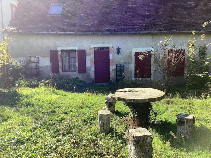 Others 4, Charming Home by River Allier, Allier