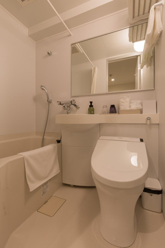 Bathroom 4, Hotel Reference Hakata Reisen, Fukuoka
