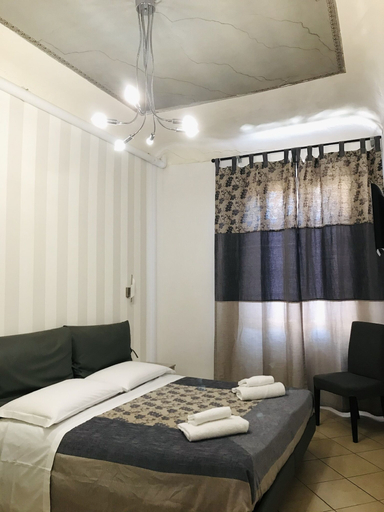 Bedroom 4, Adelaide House, Florence