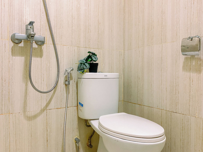 Bathroom 3, Comfort Living 1BR at Sentul Tower Apartment, Bogor