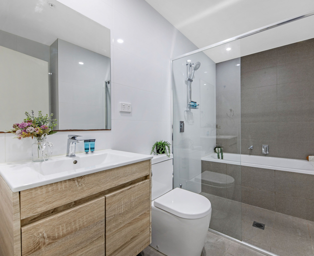 Others 3, Kozyguru | Parramatta 2 Bed Apt With Parking, Sydney