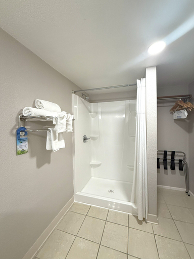 Bathroom 4, Days Inn by Wyndham Yuma, Yuma