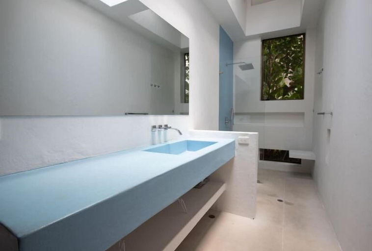 Bathroom 2, Yeguas V60 by Wynwood House, Anapoima