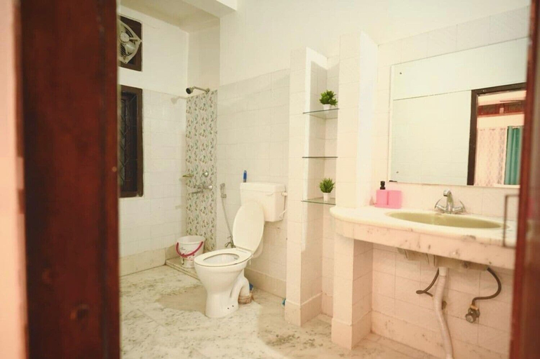 Bathroom 3, Maruti City Homestay, Kamrup Metropolitan