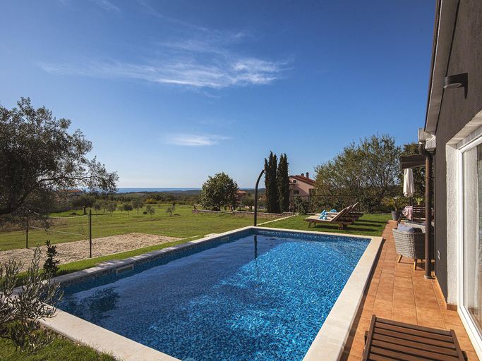 Sport & Beauty, Villa in Rovinj with Pool Bubble Bath, Rovinj