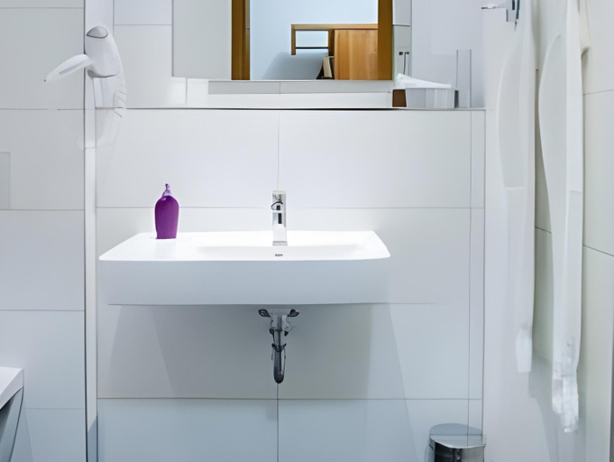 Bathroom 3, Hotel Darstein, Rhein-Pfalz-Kreis