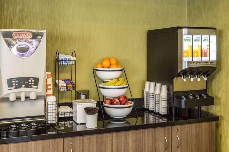 Food & Drinks 5, Comfort Inn Amherst, Cumberland