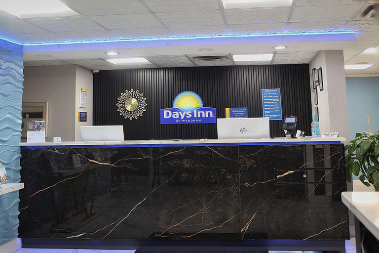 Public Area 2, Days Inn by Wyndham Marianna, Jackson