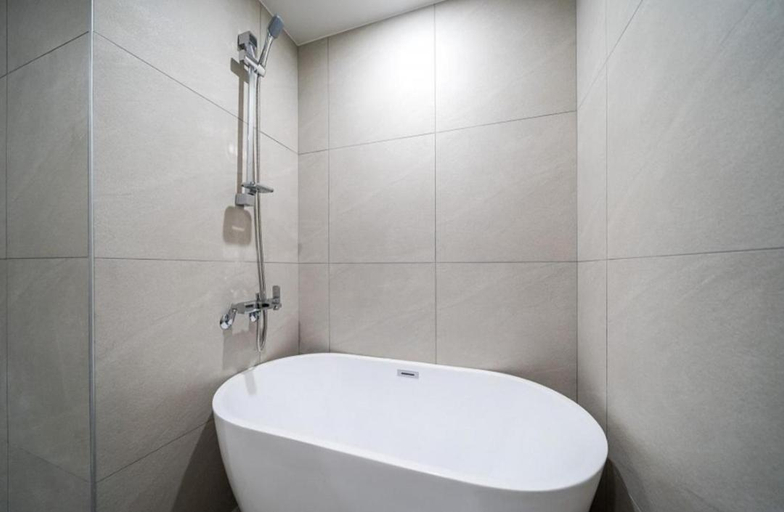 Bathroom 5, H Avenue Geoje, Geoje