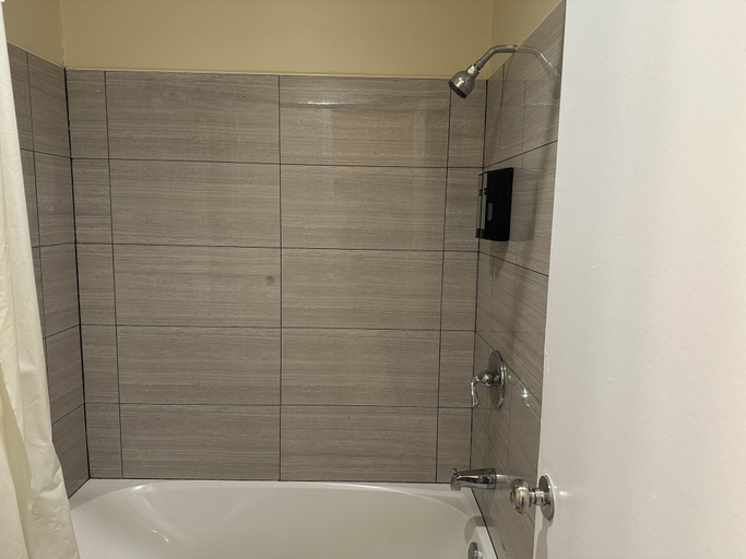 Bathroom 4, Sea Palace Motel, Ocean